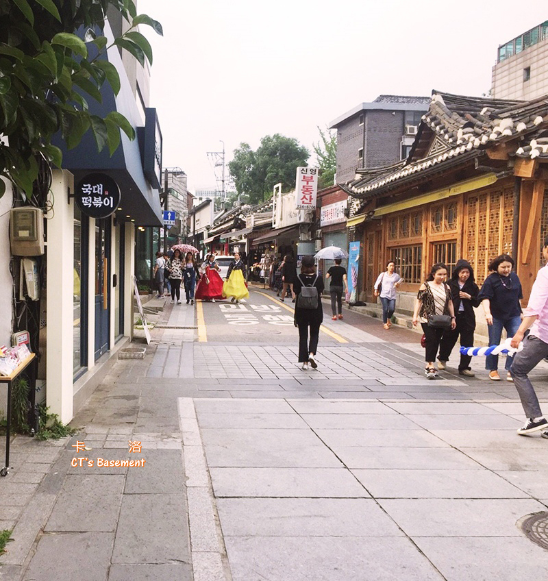 Star Travel●首爾好好玩►首爾三清洞，韓式老街享受幽靜的下午時光